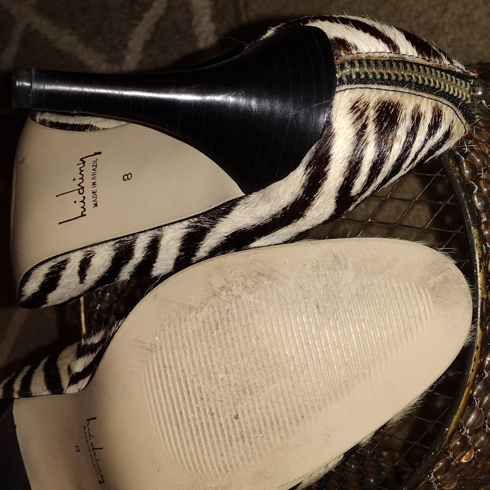 Zebra horse hair  trim in red new heels pumps. - Picture 7 of 10